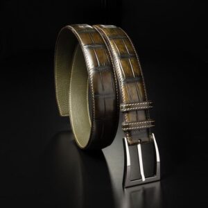 ceinture en alligator kaki patinée, intérieur kaki et boucle Delta 1