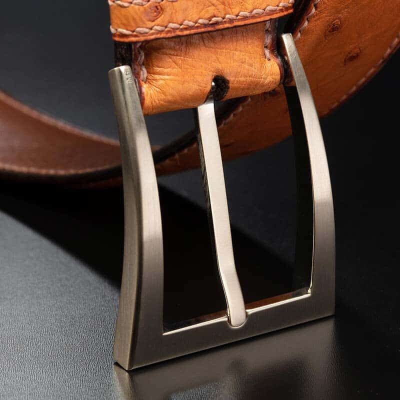 ceinture en autruche gold, intérieur chocolat et boucle Delta 3