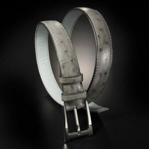 ceinture en autruche gris métal, intérieur gris et boucle Alpha 1