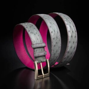 ceinture en autruche grise, intérieur fuchsia et boucle Square 1