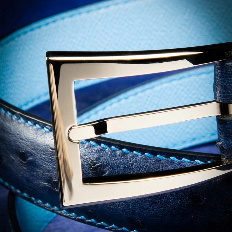 ceinture en autruche marine, intérieur bleu azur et boucle Delta 4