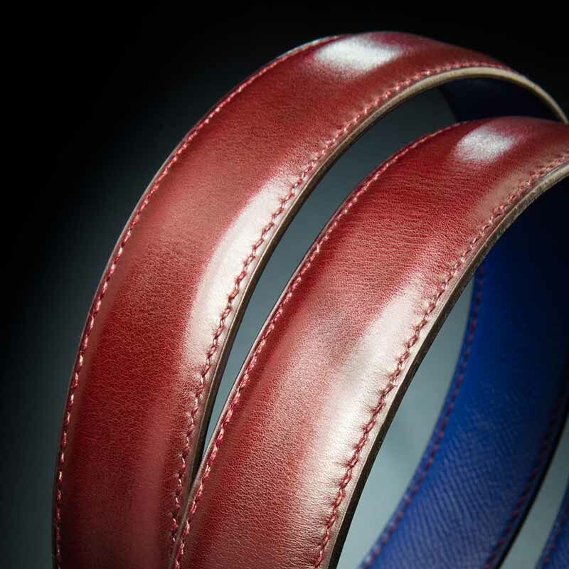 ceinture en box bordeaux et intèrieur bleu avec boucle alpha 2
