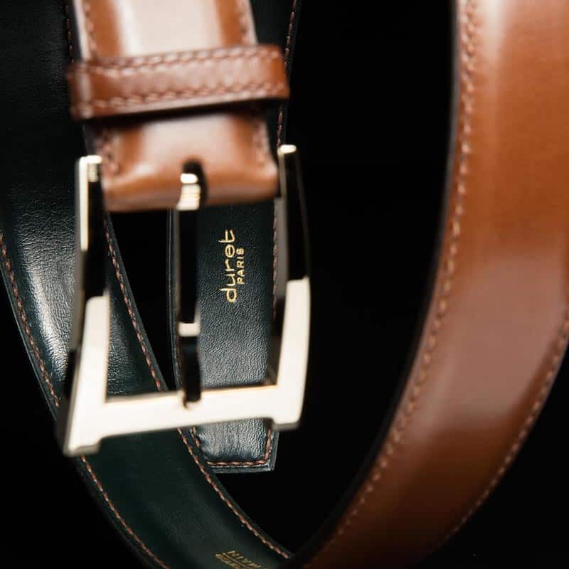 ceinture en box marron clair et intèrieur vert avec boucle alpha 4