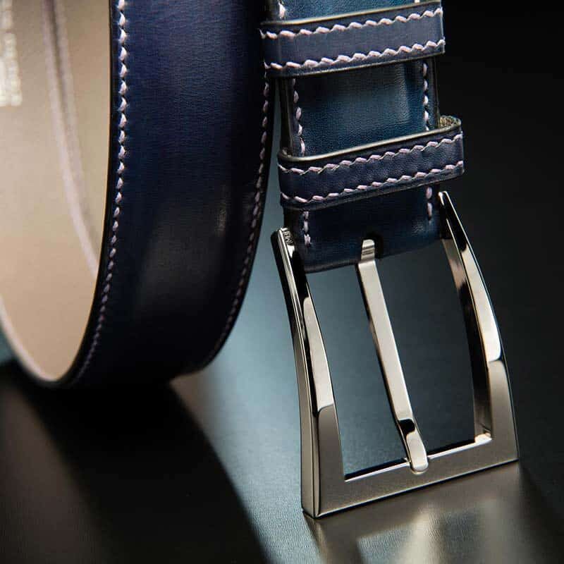 ceinture en box patiné bleue transparente intérieur beige et boucle Delta 4
