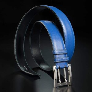 ceinture en buffle bleu indigo, intérieur marine et boucle militaire 1