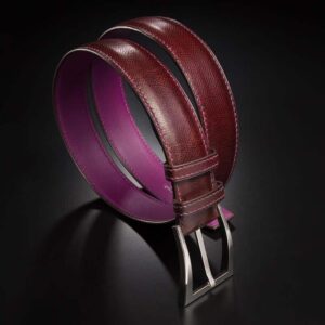 ceinture en calf grainé bordeaux, intérieur fuchsia et boucle Delta 1