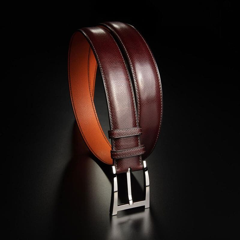 ceinture en calf grainé, intérieur orange et boucle Alpha 1