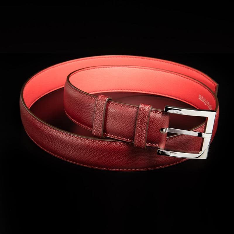 ceinture en calf grainé carmin, intérieur rouge et boucle Square 2