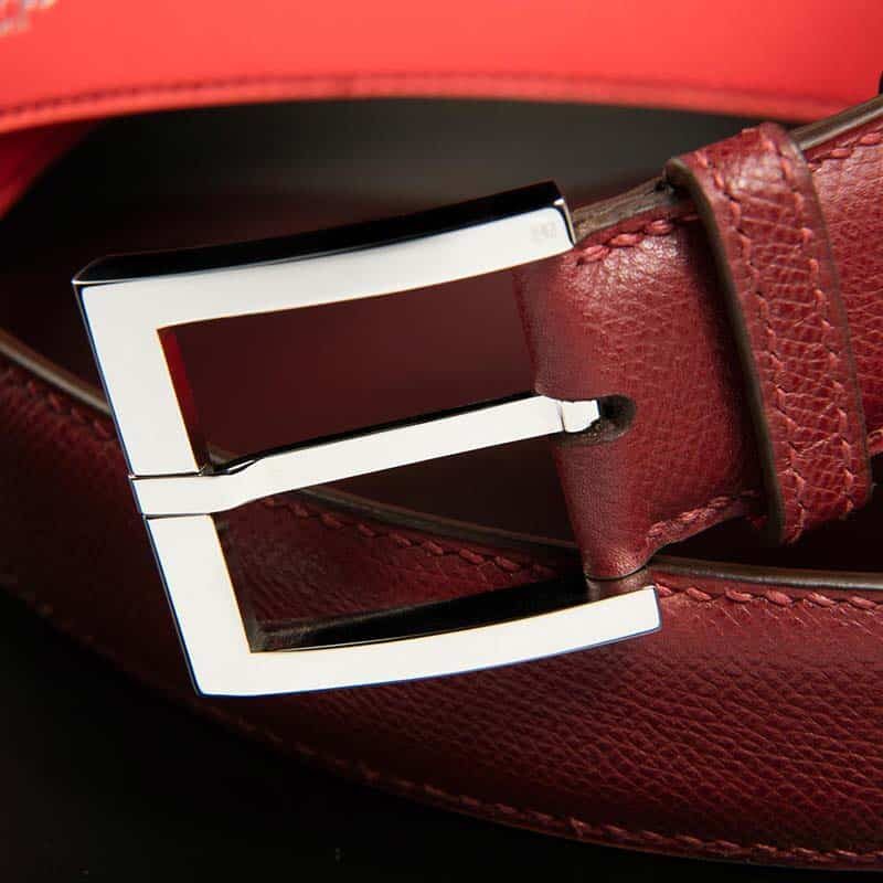 ceinture en calf grainé carmin, intérieur rouge et boucle Square 3