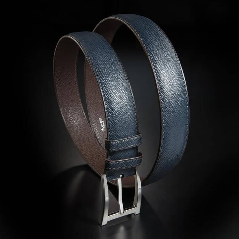 ceinture en calf grainé marine, intérieur marron et boucle Alpha 1