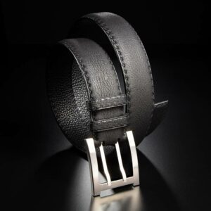 ceinture en cerf noir, intérieur noir et boucle militaire 1