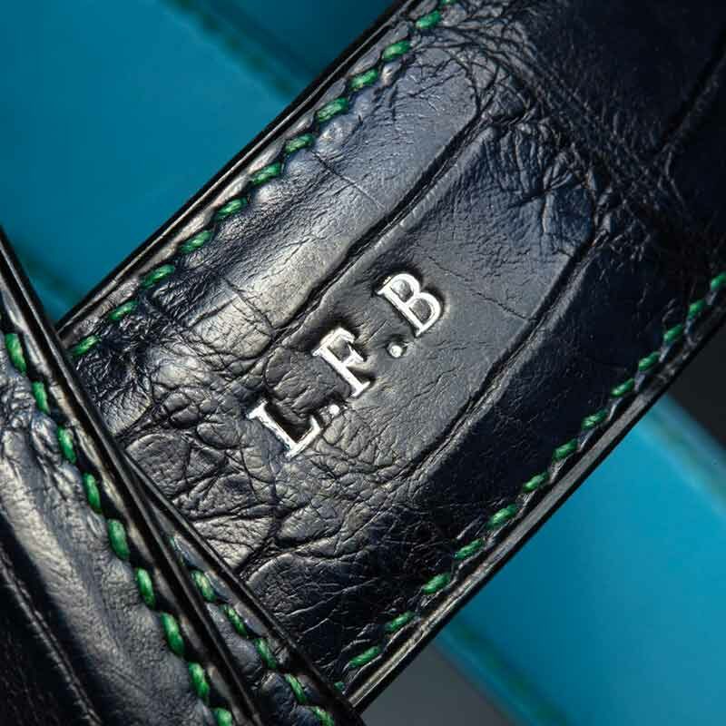 ceinture en crocodile bleu marine mate, intérieur bleu ciel et boucle Alpha 4