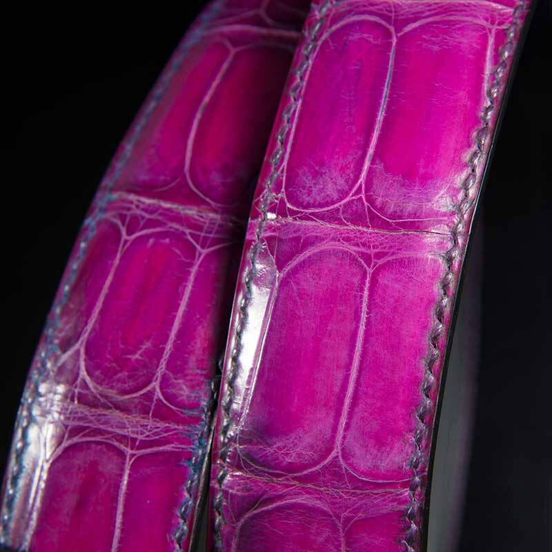 ceinture en crocodile brillant fuchsia, intérieur marine et boucle Alpha 4
