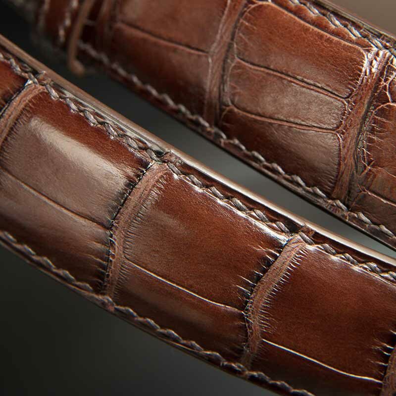 ceinture en crocodile chocolat mate, intérieur chocolat et boucle Square 4