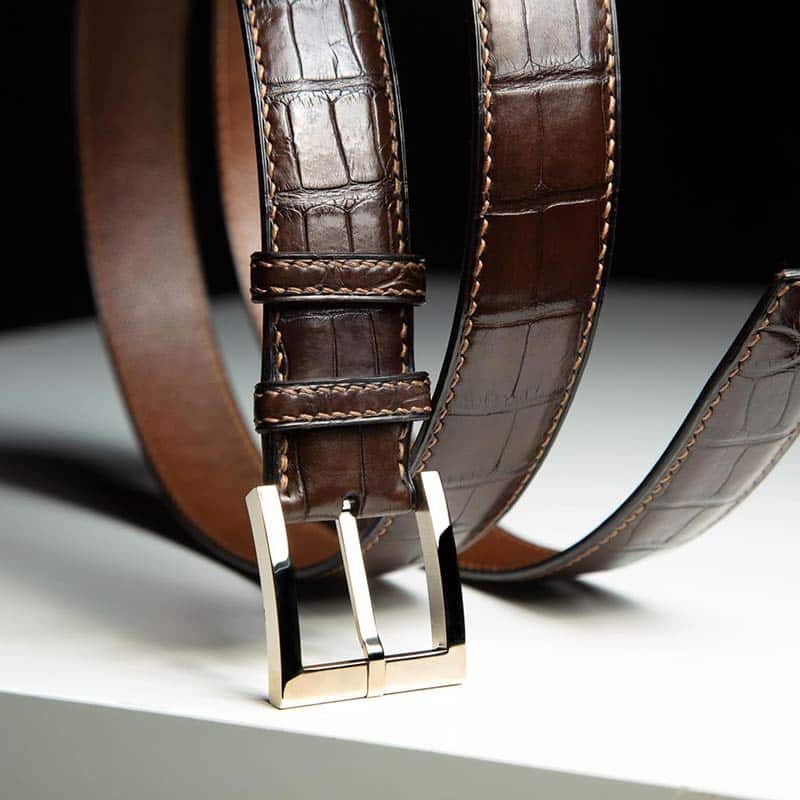 ceinture en crocodile chocolat mate, intérieur marron et boucle Square 4