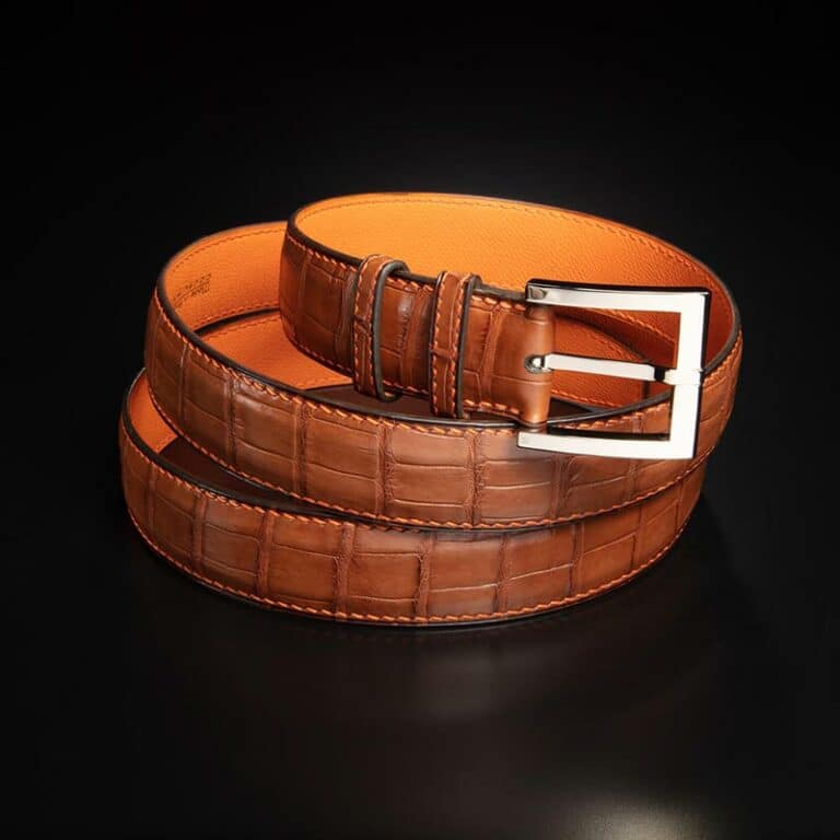 ceinture en crocodile gold mate, intérieur orange et boucle Square 2