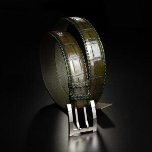 ceinture en crocodile kaki patinée, intérieur vert-olive et boucle militaire 1