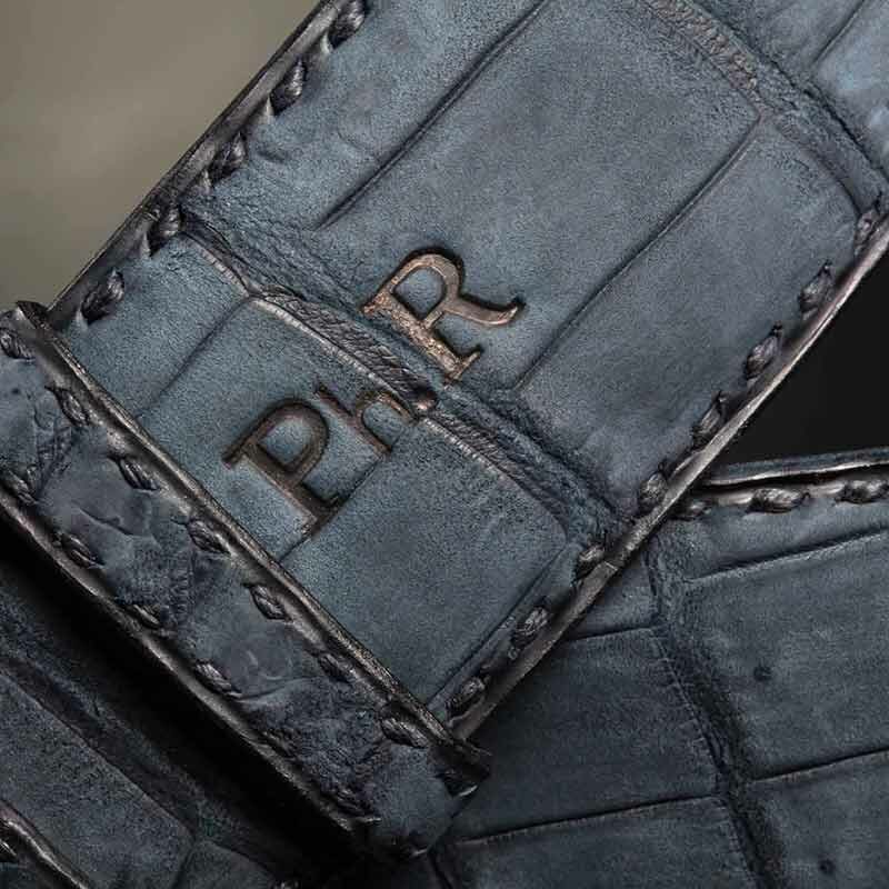 ceinture en crocodile marin gris bleuté, intérieur marine et boucle militaire 3