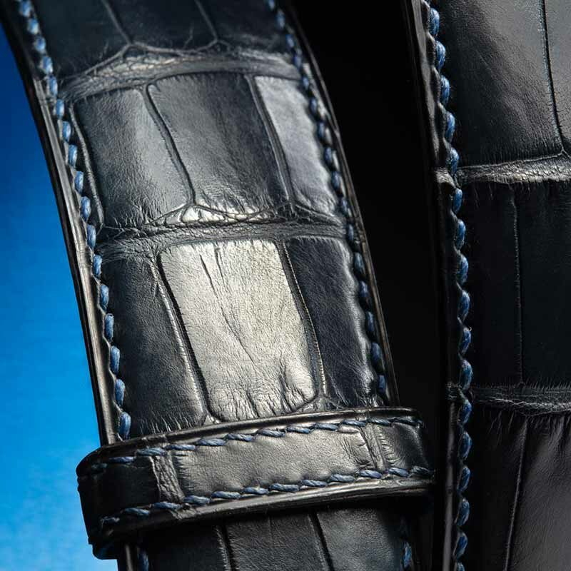 ceinture en crocodile marine mate, intérieur indigo et boucle Alpha 3