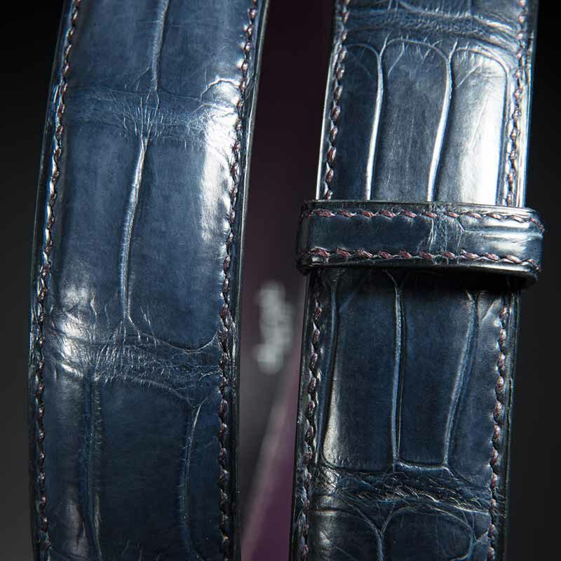 ceinture en crocodile marinesatinée, intérieur marine eyt boucle Alpha 4
