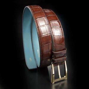 ceinture en crocodile marron mate, intérieur bleu et boucle Alpha 1