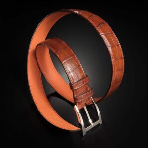 ceinture en crocodile miel satinée, intérieur orange et boucle Alpha 1