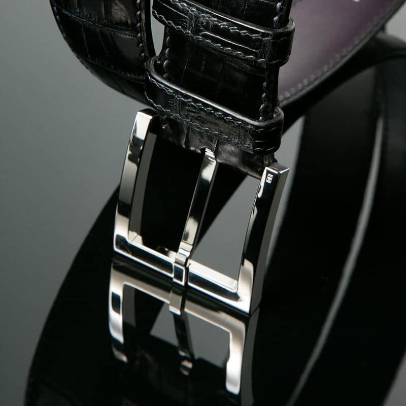 ceinture en crocodile noir mate, intérieur aubergine et boucle Square 4