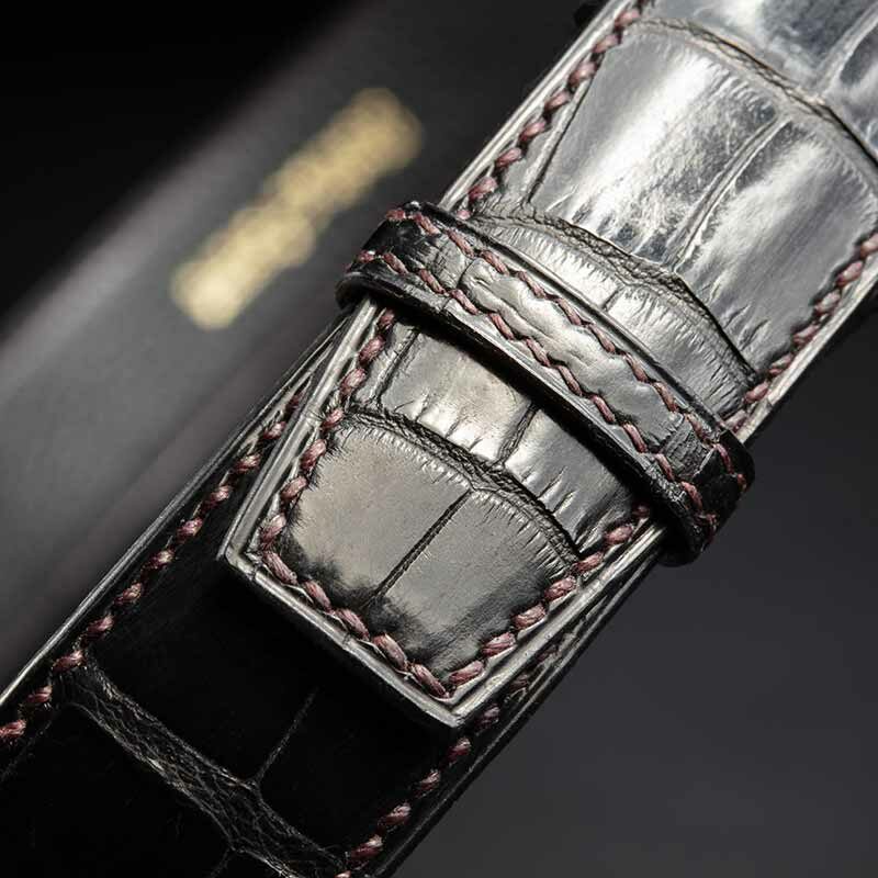 ceinture en crocodile noir mate, intérieur noir et boucle Delta 4
