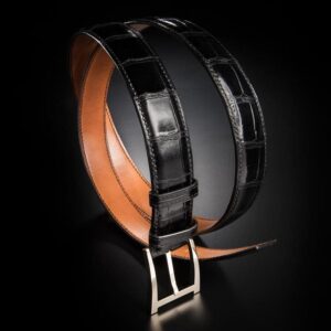 ceinture en crocodile noir satinée, intérieur gold et boucle Alpha 1