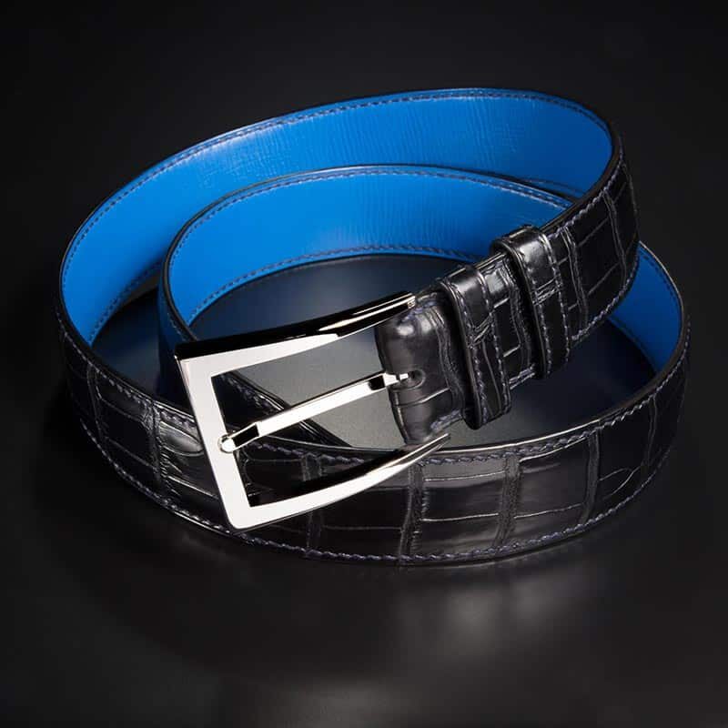 ceinture en crocodile noir satinée, intérieur indigo et boucle Delta 2