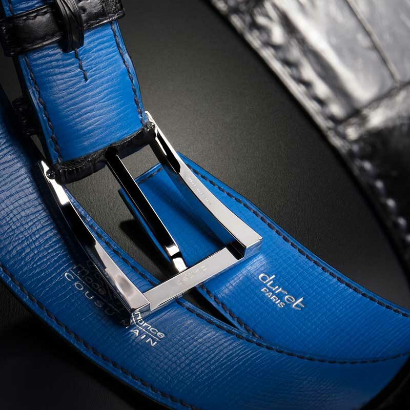 ceinture en crocodile noir satinée, intérieur indigo et boucle Delta 4