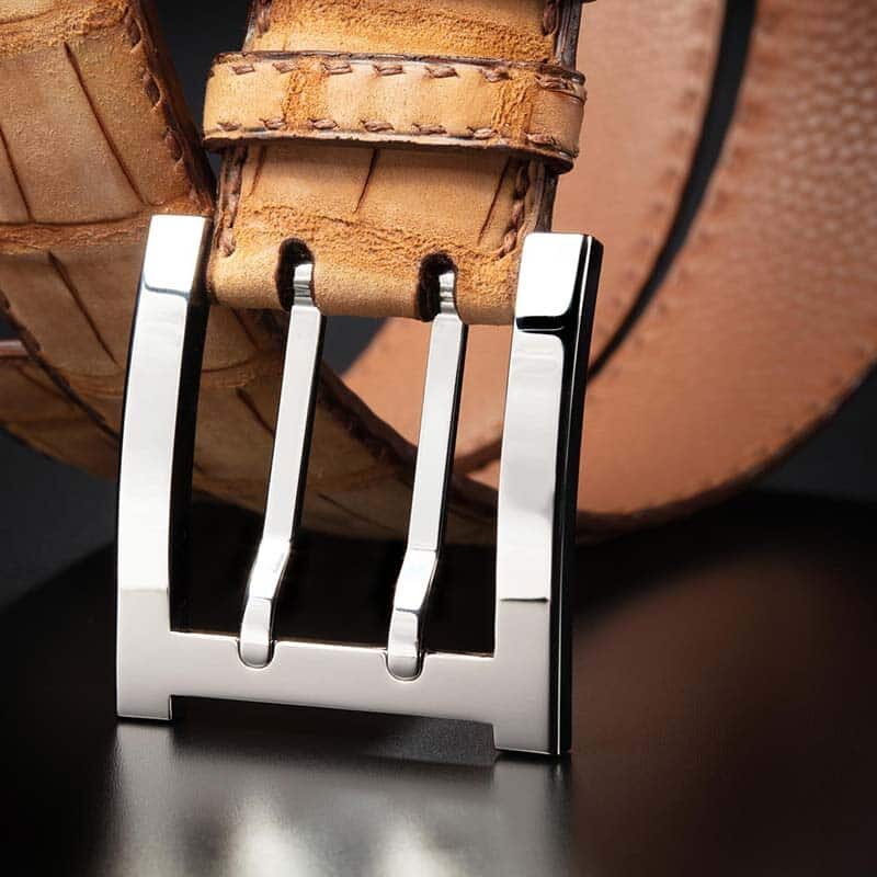ceinture en crocodile nubuck gold clair, intérieur gold et boucle militaire 3
