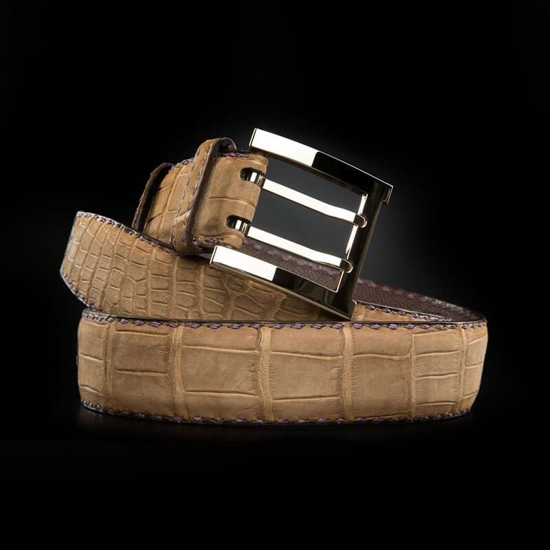ceinture en crocodile nubuck sable, intérieur chocolat et boucle militaire 3