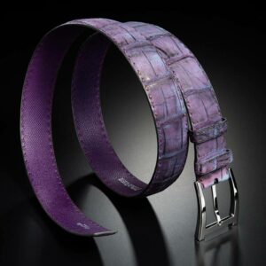 ceinture en crocodile nubuck violine, intérieur violet et boucle Alpha 1