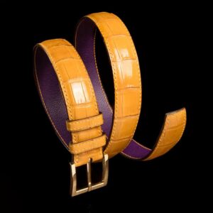 ceinture en crocodile patinée canari brillant, intérieur violet et boucle Square 1