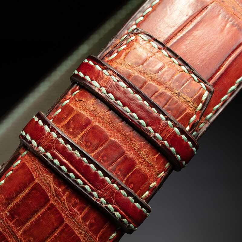 ceinture en crocodile rouille, intérieur marron et boucle militaire 3
