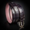 ceinture en crocodile violine satinée, intérieur rose et boucle Omega 1