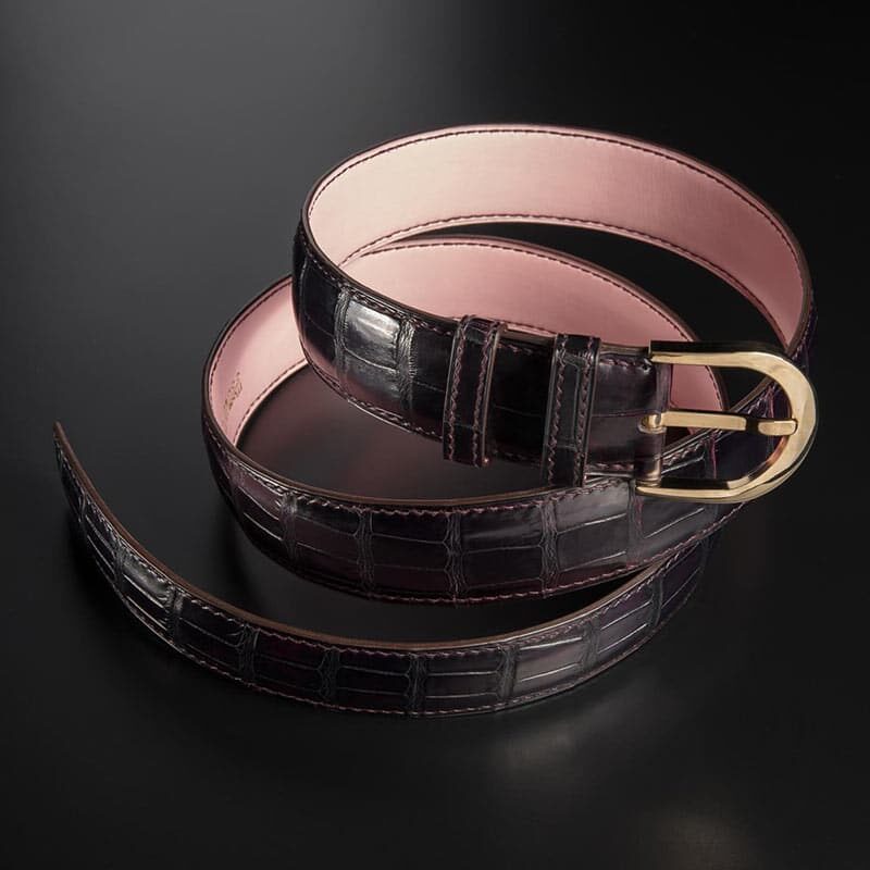ceinture en crocodile violine satinée, intérieur rose et boucle Omega 4