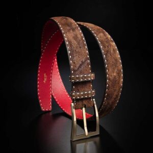 ceinture en éléphant marron patinée, intérieur rouge et boucle Delta 1