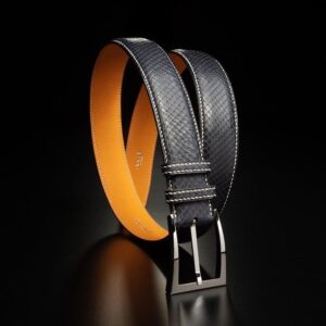 ceinture en python gris-noir, intérieur jaune et boucle Delta 1