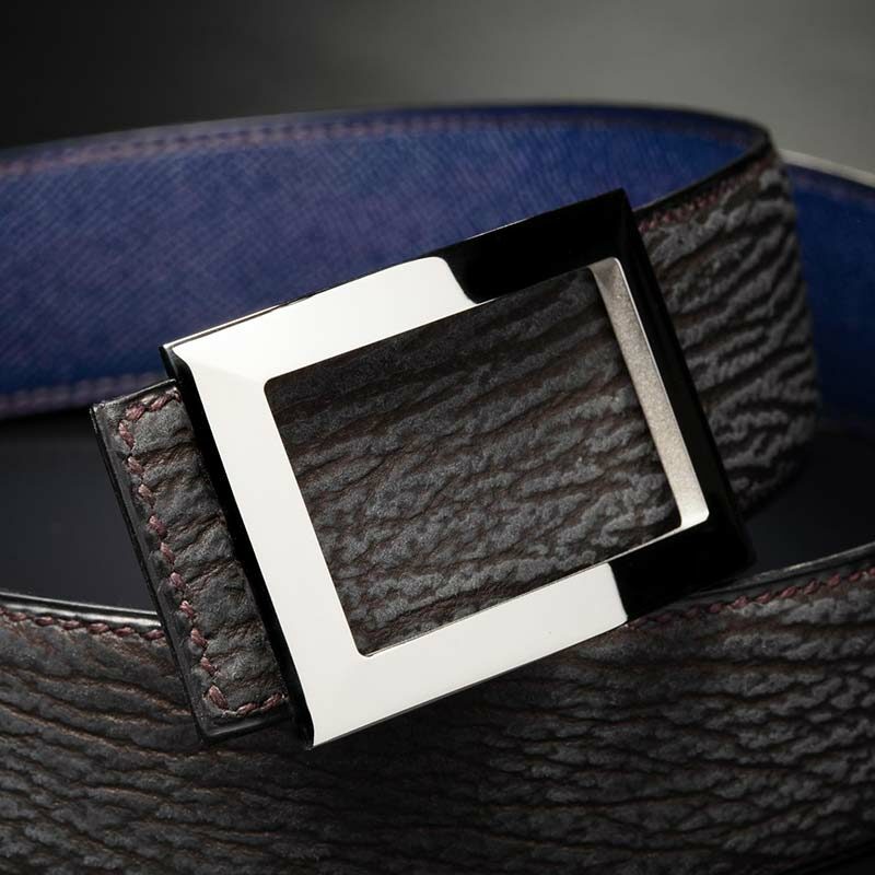 ceinture en requin nubuck noir anthracite, intérieur violet et boucle Art-déco 2
