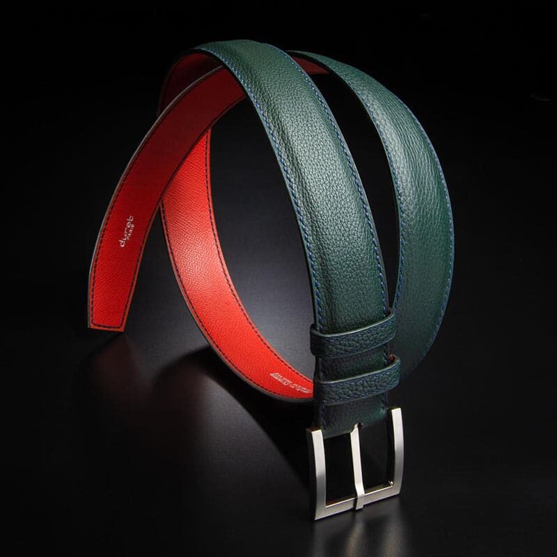 ceinture en veau grainé ardoise, intérieur rouge et boucle Square 1