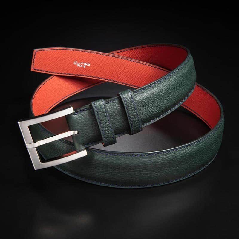 ceinture en veau grainé ardoise, intérieur rouge et boucle Square 2