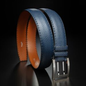 ceinture en veau grainé bleu royal, intérieur camel et boucle militaire 1