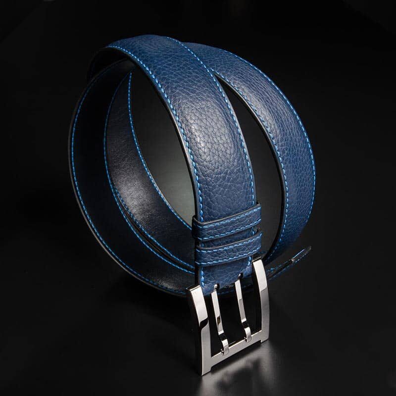 ceinture en veau grainé marine clair, intérieur marine et boucle militaire 1