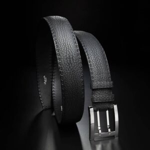ceinture en veau grainé noir, intérieur noir et boucle militaire 1