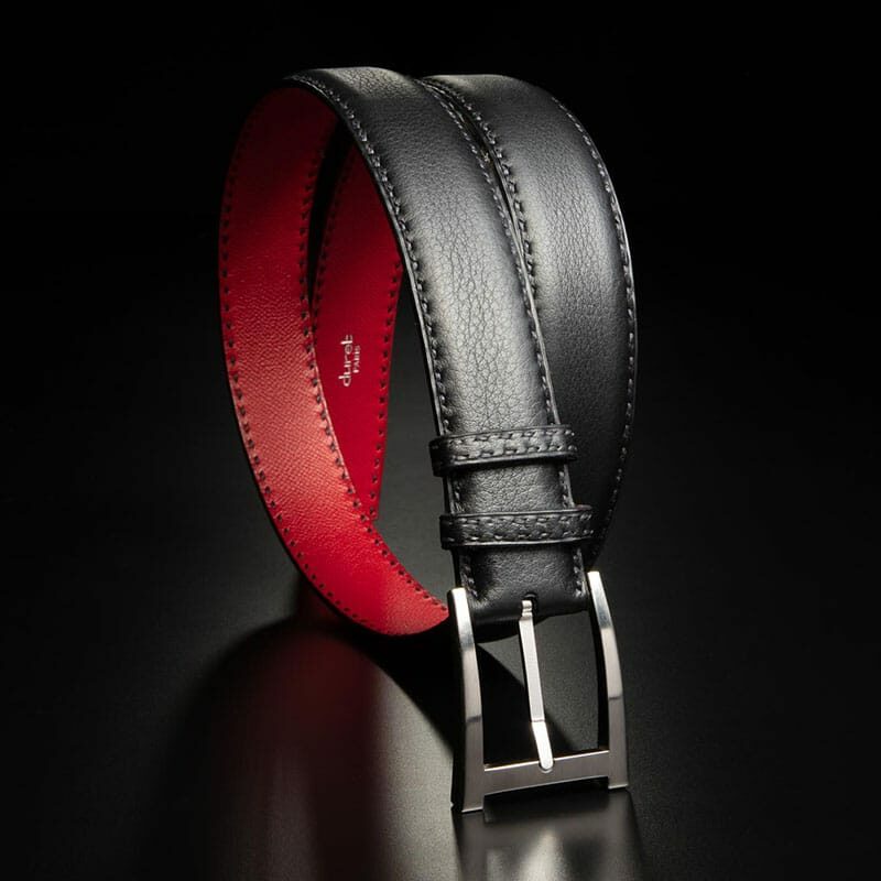 ceinture en veau frainé noir, intérieur rouge et boucle Alpha 1