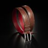 ceinture en veau grainé noisette, intérieur rouge et boucle Delta 1