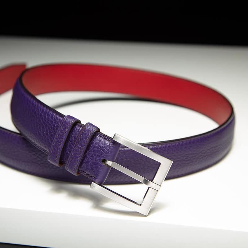 ceinture en veau grainé violet, intérieur rouge et boucle Square 4