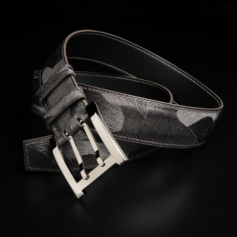 ceinture en veau irisé anthracite intérieur noir et boucle militaire 2